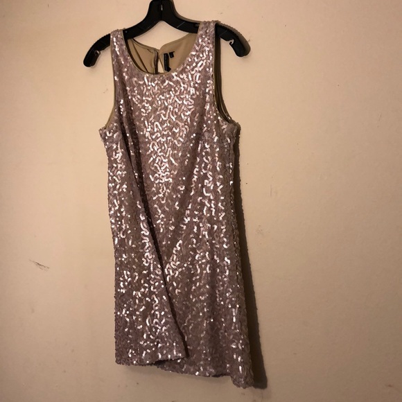 Blush colored sequined dress - Picture 2 of 6